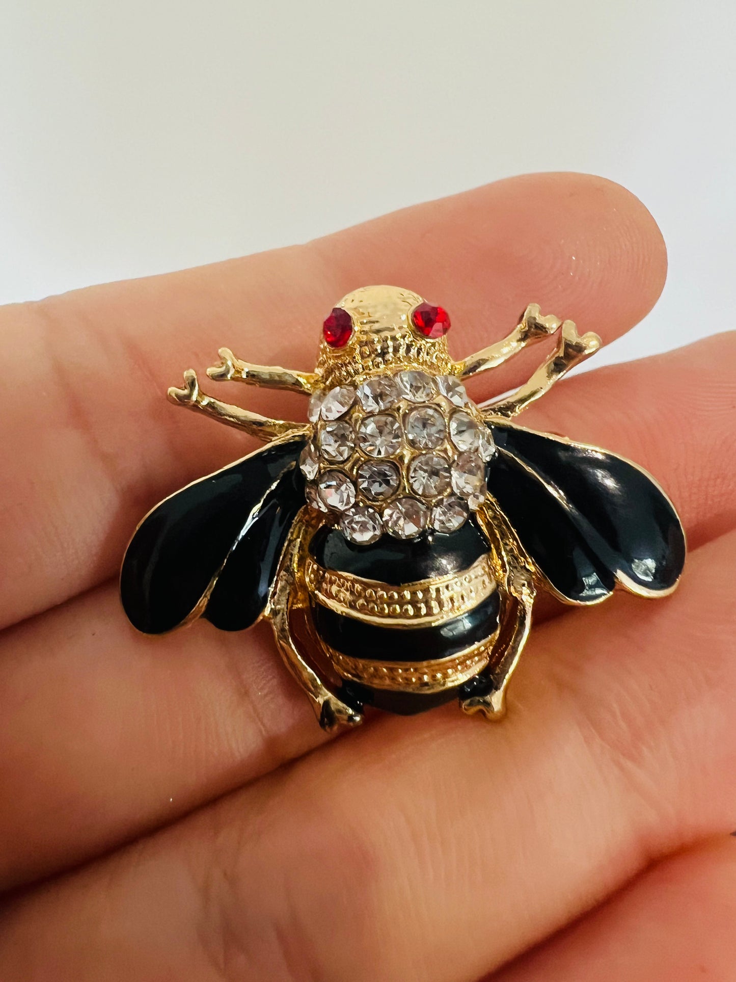 Bee Brooch - Black Wings Gold Body