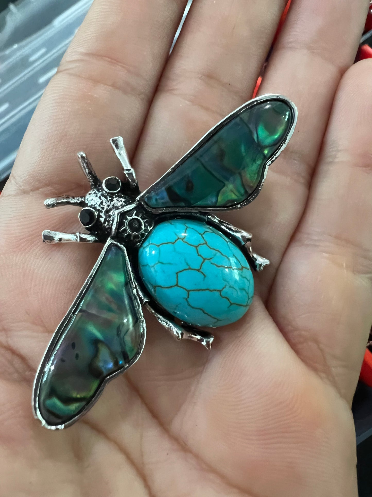 Bee Brooch - Paua