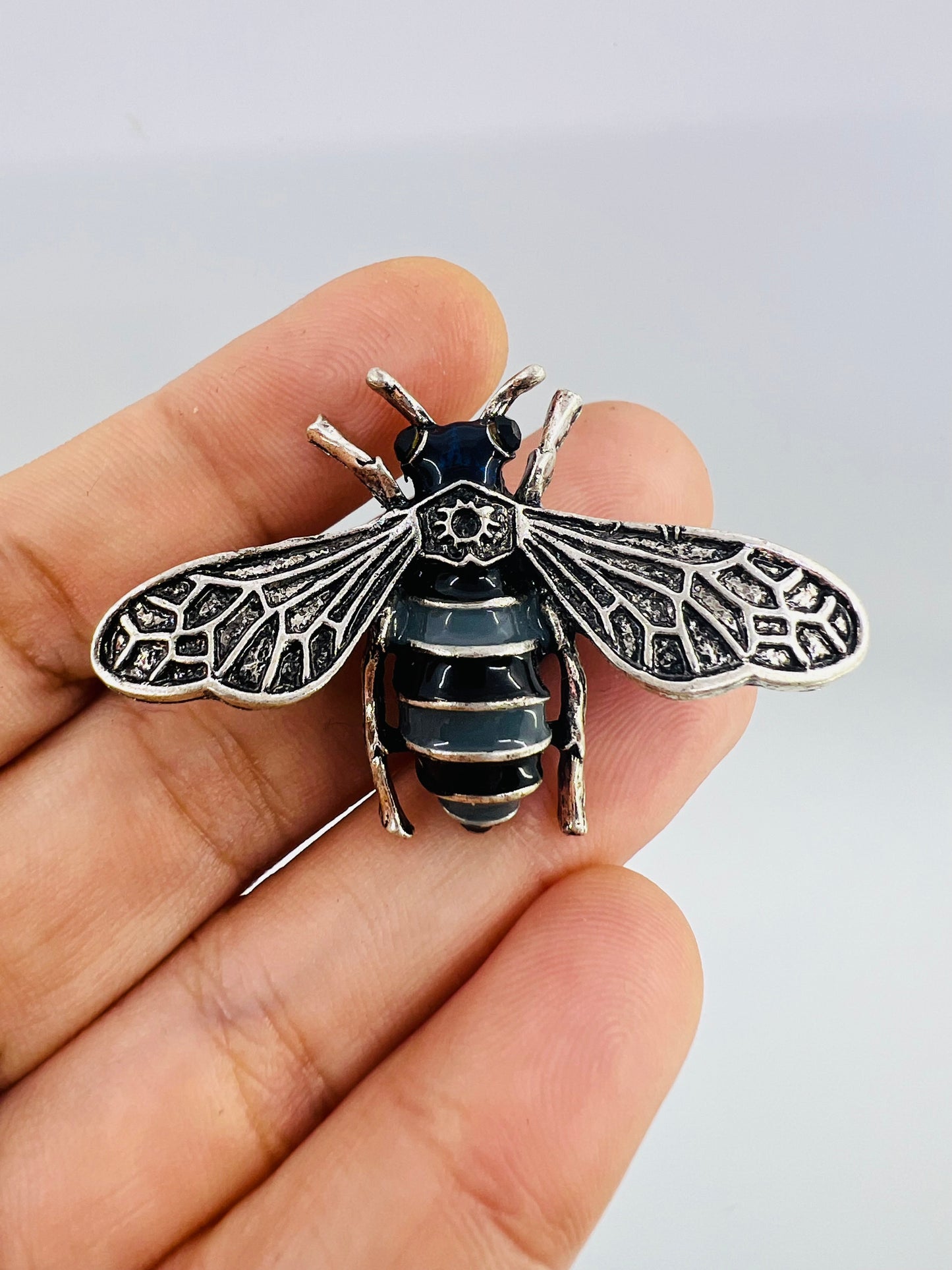 Sunset bee brooch