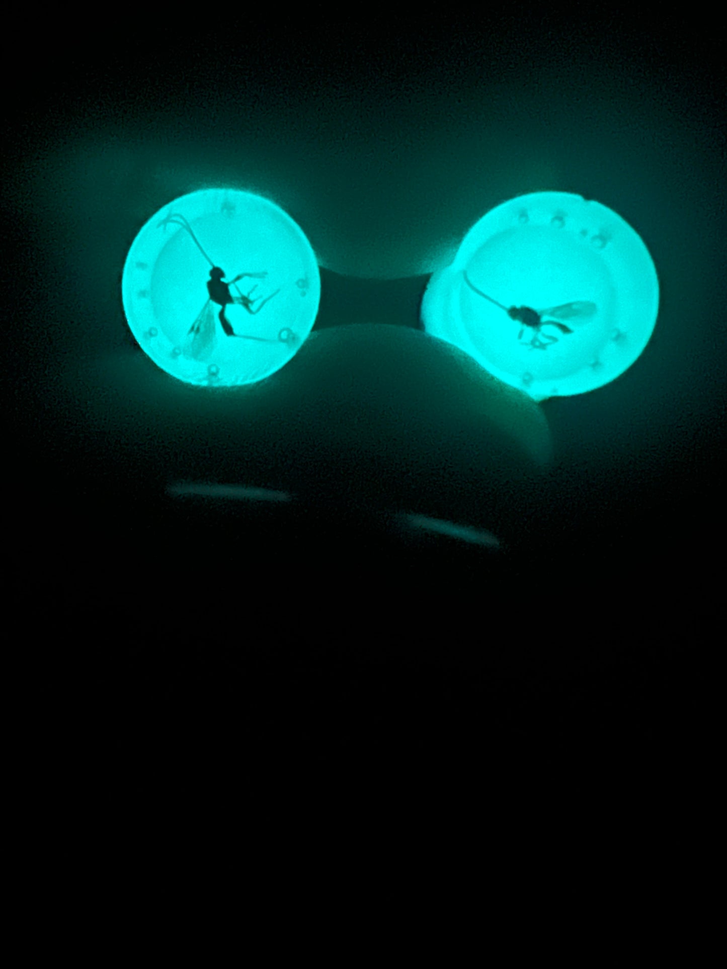 Parasitoid wasp ear tunnels