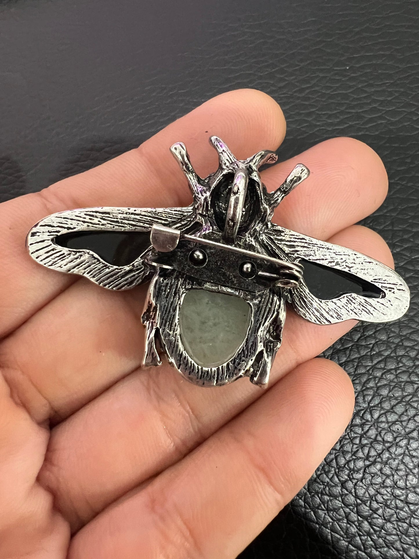 Bee Brooch - Paua