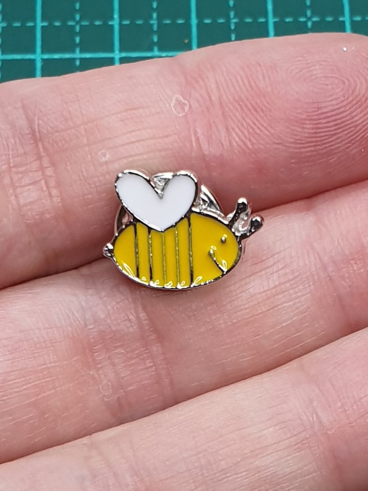 Tiny Bee w/ heart wings brooch - right
