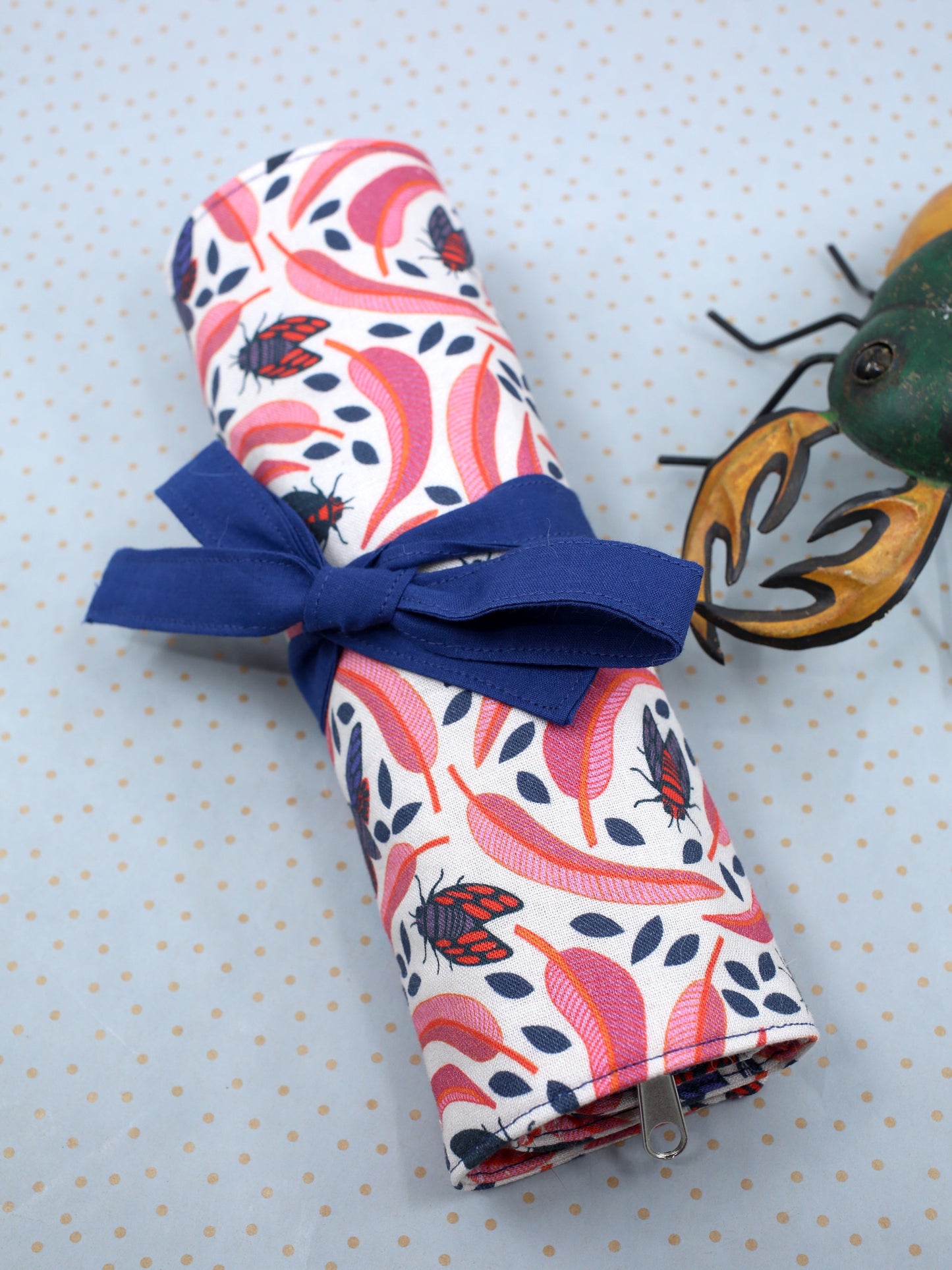 The indispensable entomological tool roll up - Cicadas