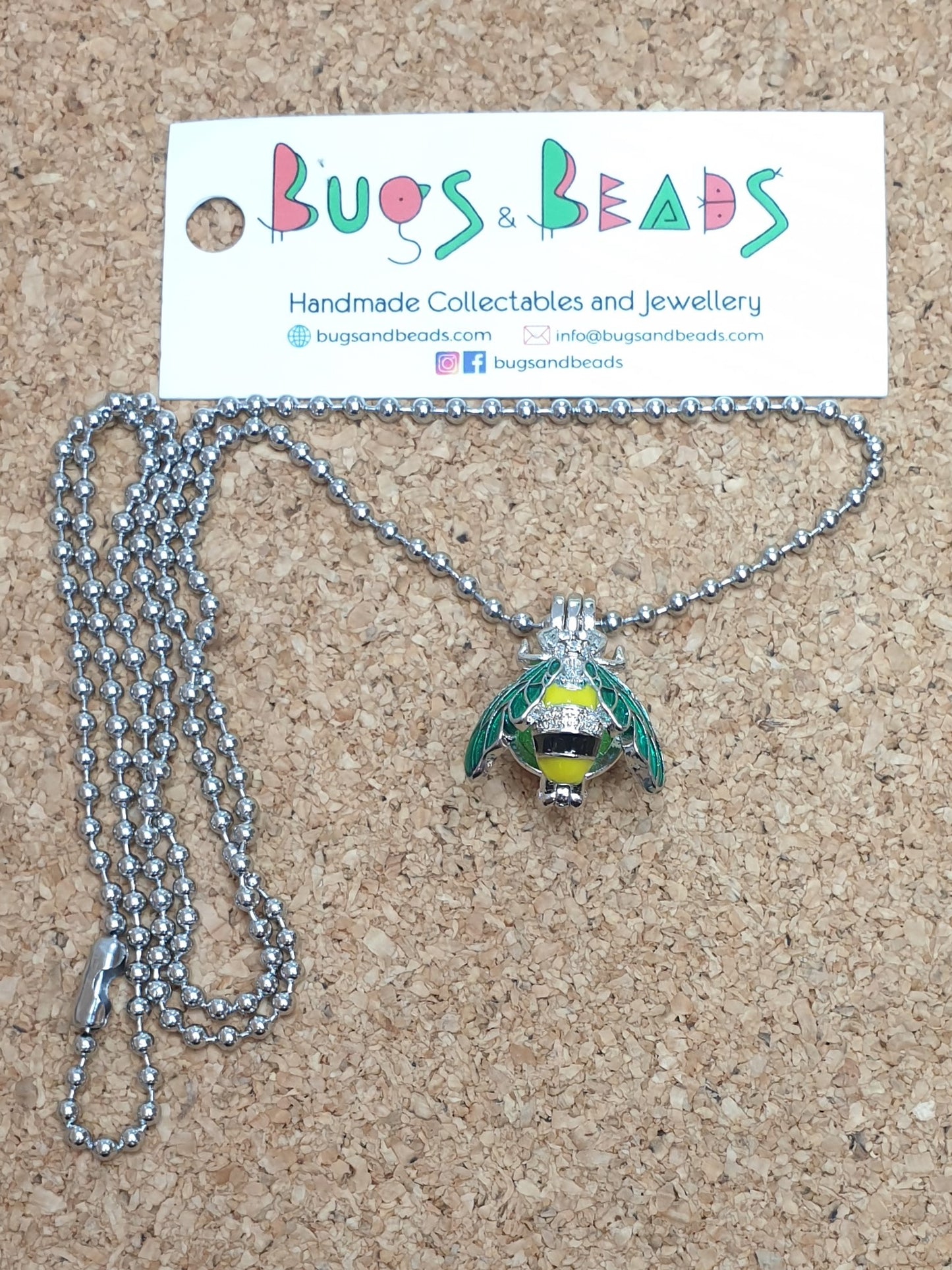 Bee Aroma Diffuser Necklace - Green Wings
