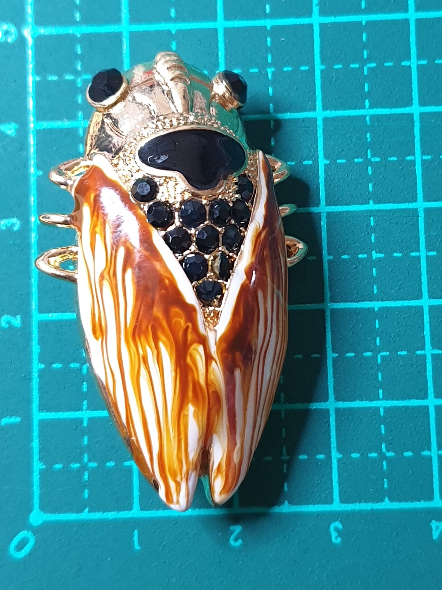 Cicada Brooch - Brown