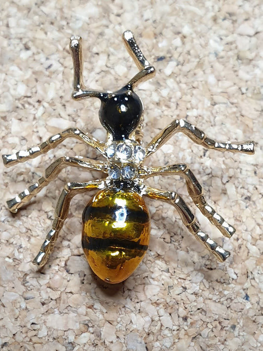 Honeypot Ant Brooch - Gold