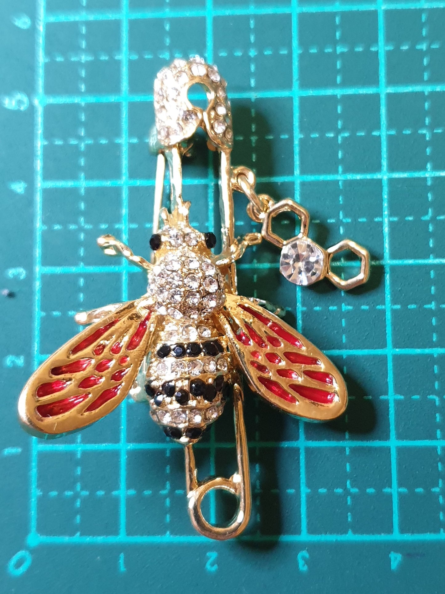 Bee on Pin Brooch - Red