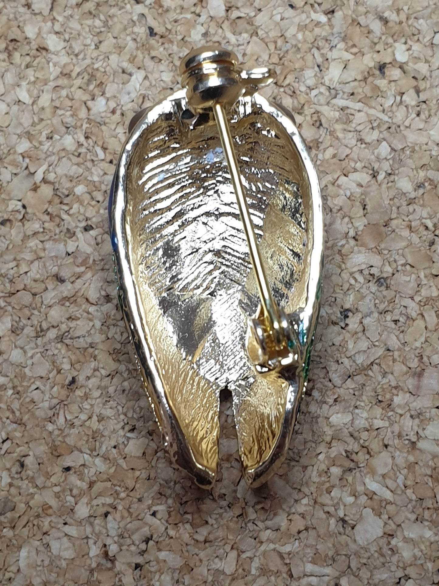 Cicada Fashion Brooch - Brown eyes