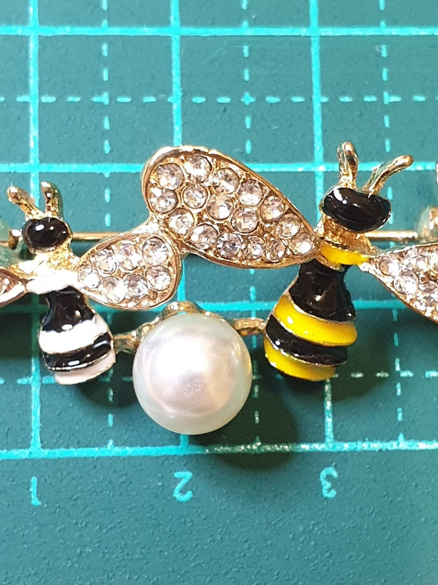 Bee Couple Brooch