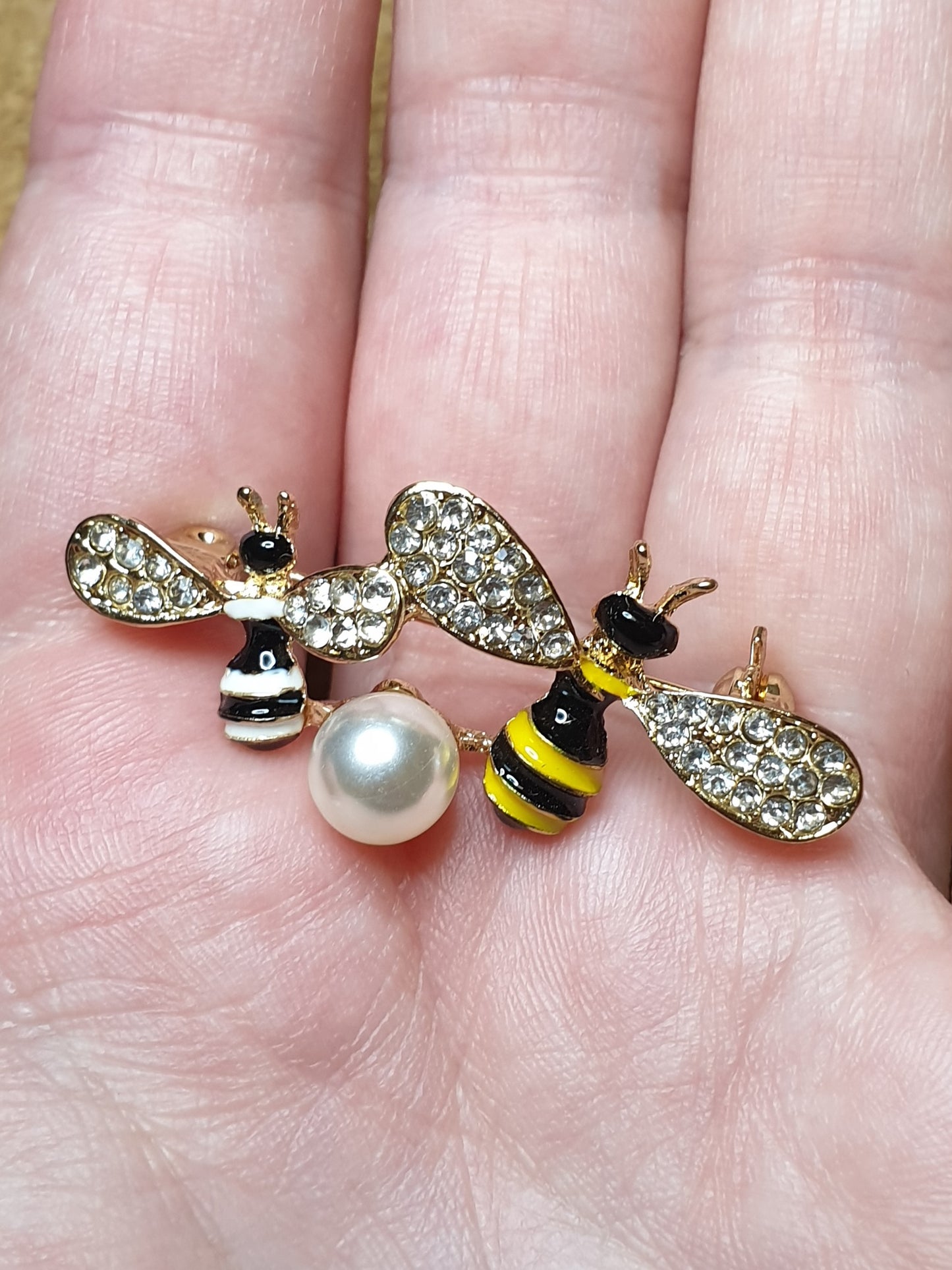 Bee Couple Brooch