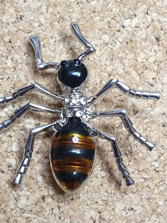 Ant Brooch - Silver