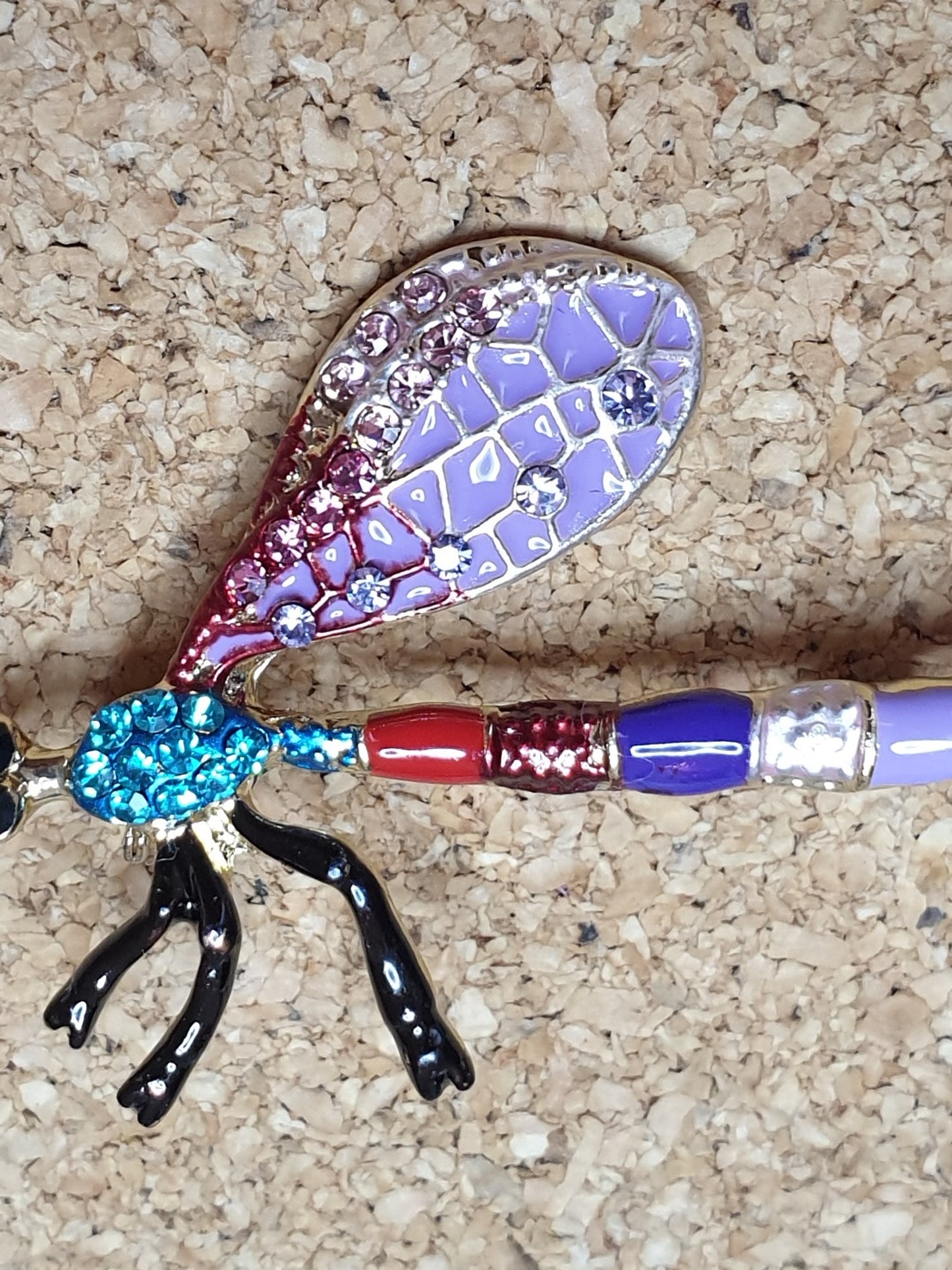 Dragonfly Brooch - Side, Purple