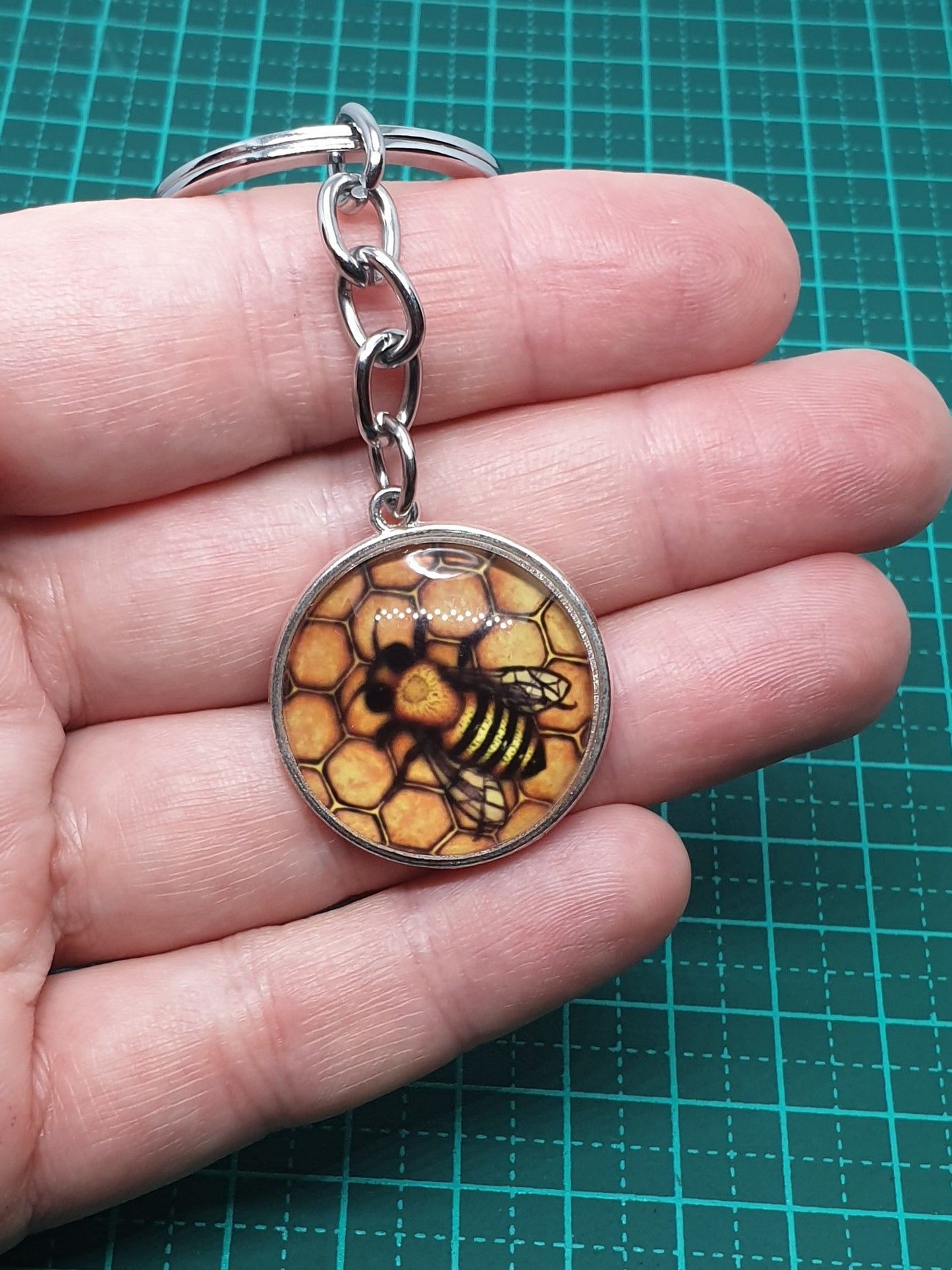 Bee Keyring