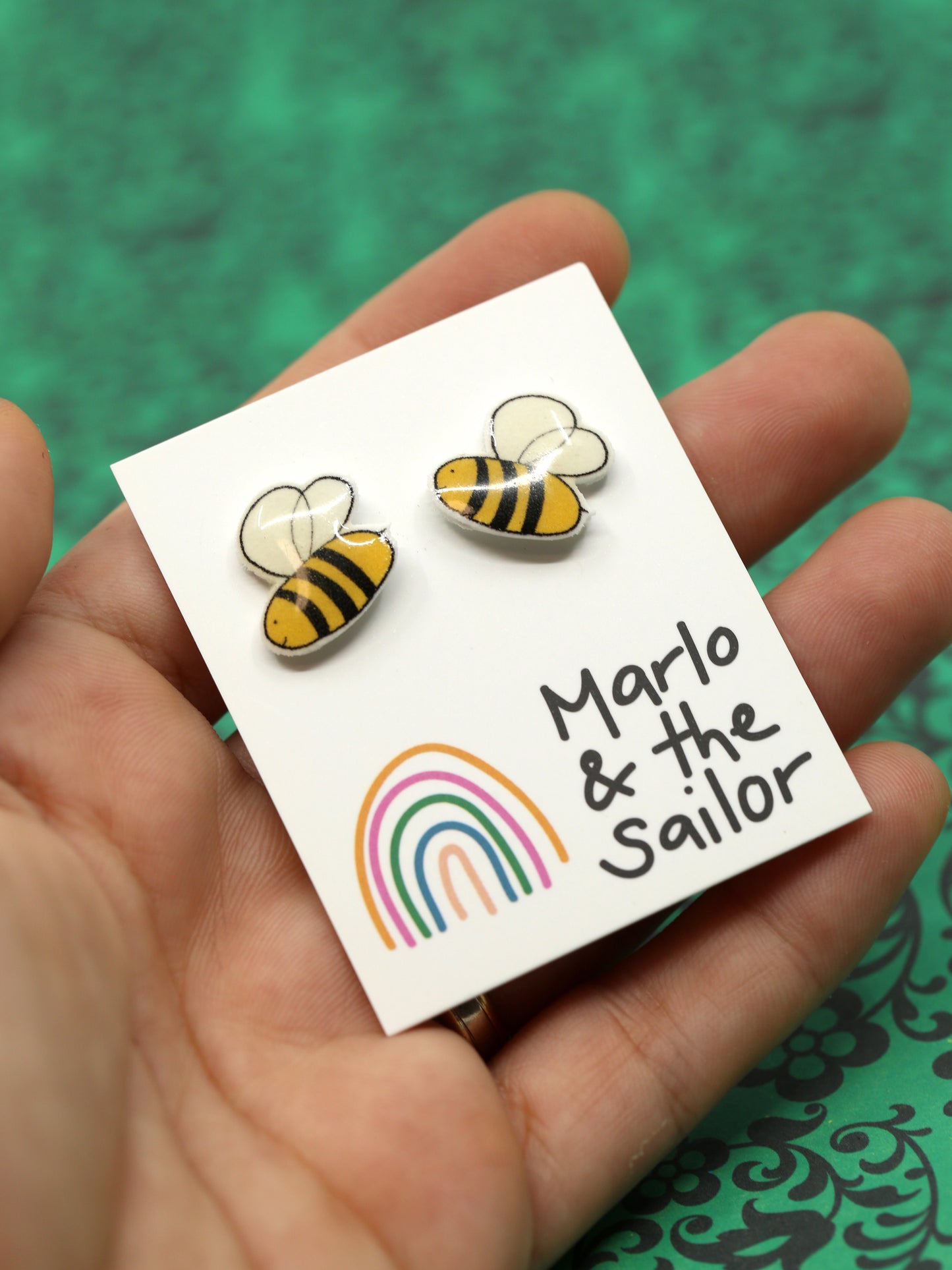 Bee studs
