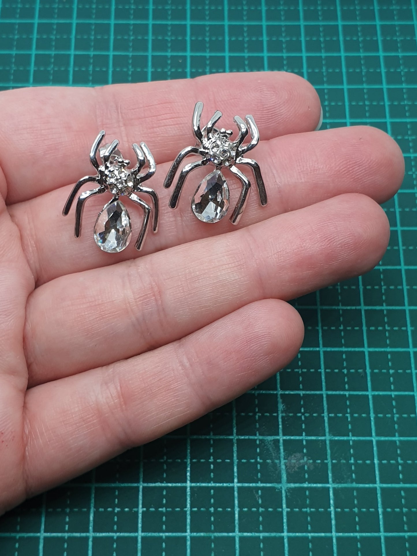 Spider Studs - Silver