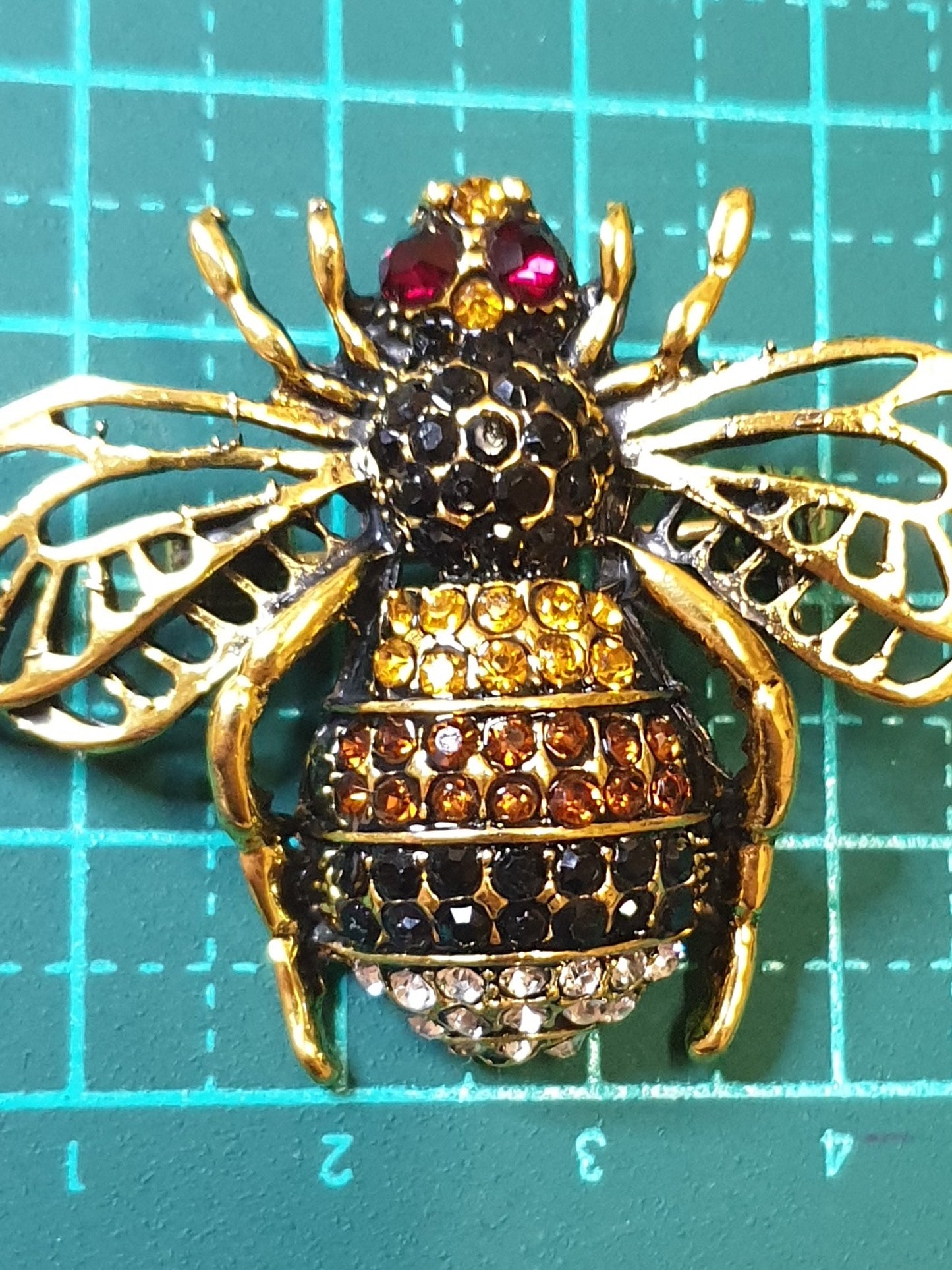 Bumblebee Brooch - Brown