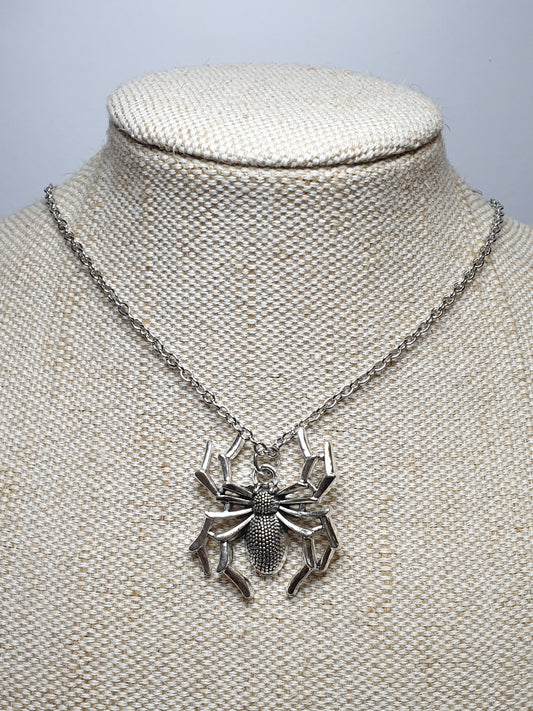 Spider Necklace Angular Legs, Silver