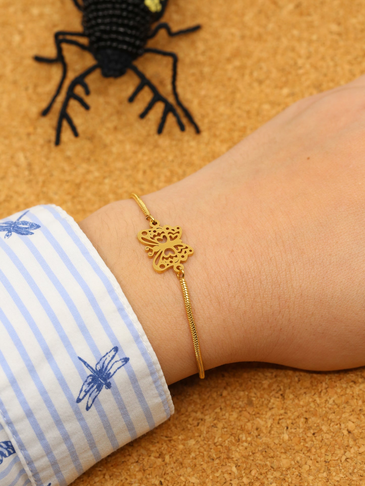 Golden butterfly bracelet - Adjustable