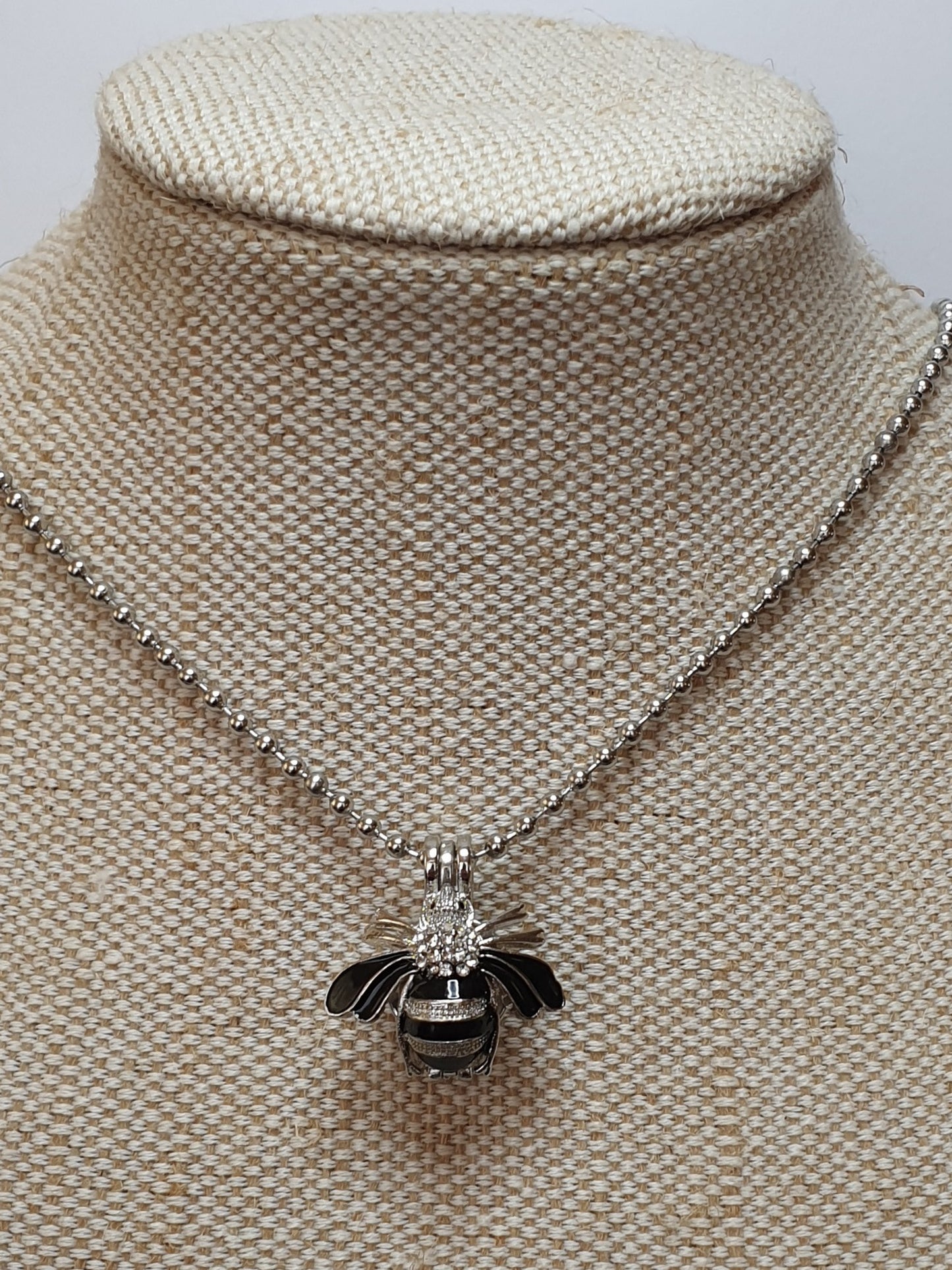 Bee Aroma Diffuser Necklace - Silver