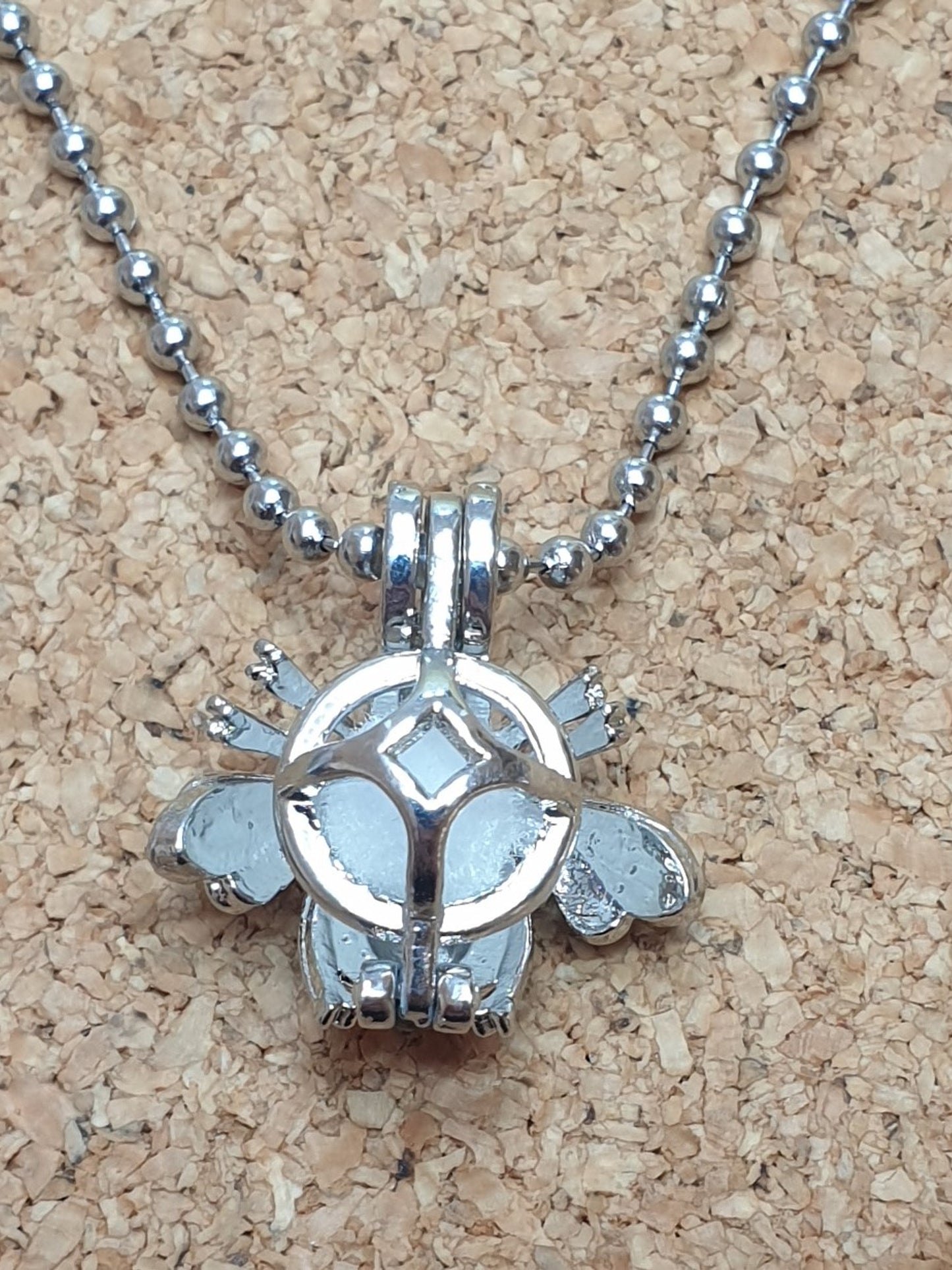 Bee Aroma Diffuser Necklace - Silver
