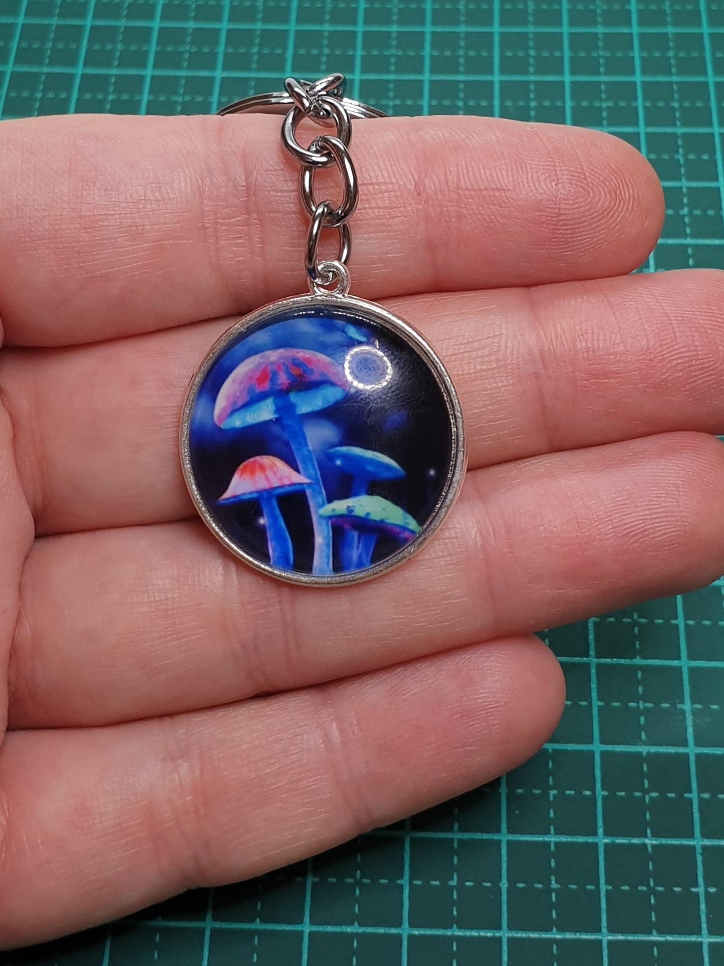 Glowing Mushrooms Keyring - Blue & Black