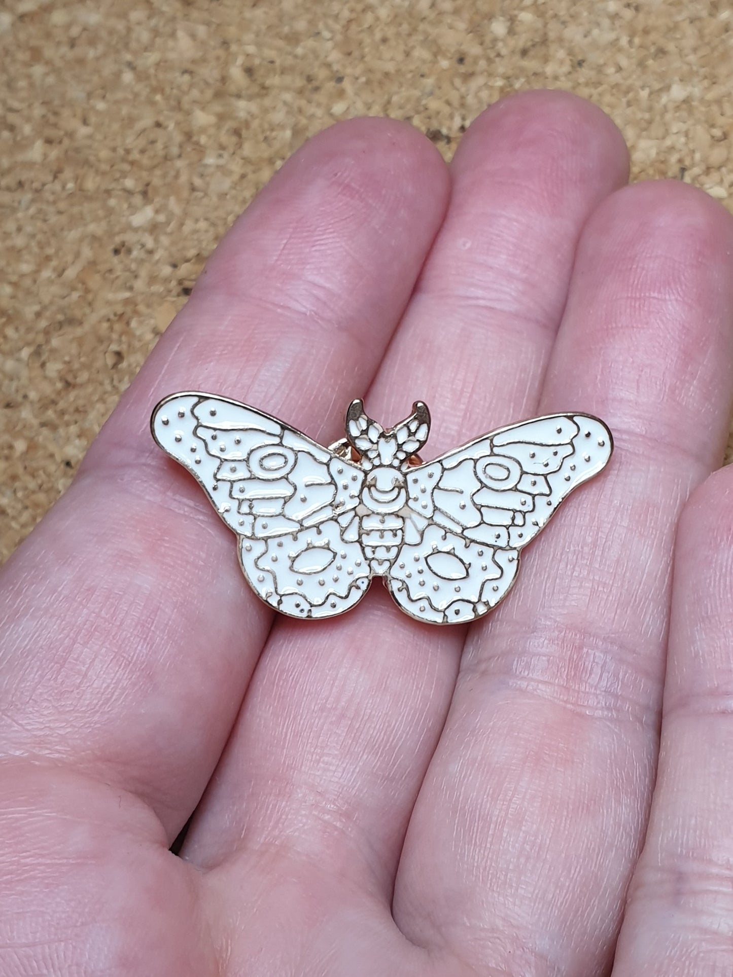 Moth pin - White