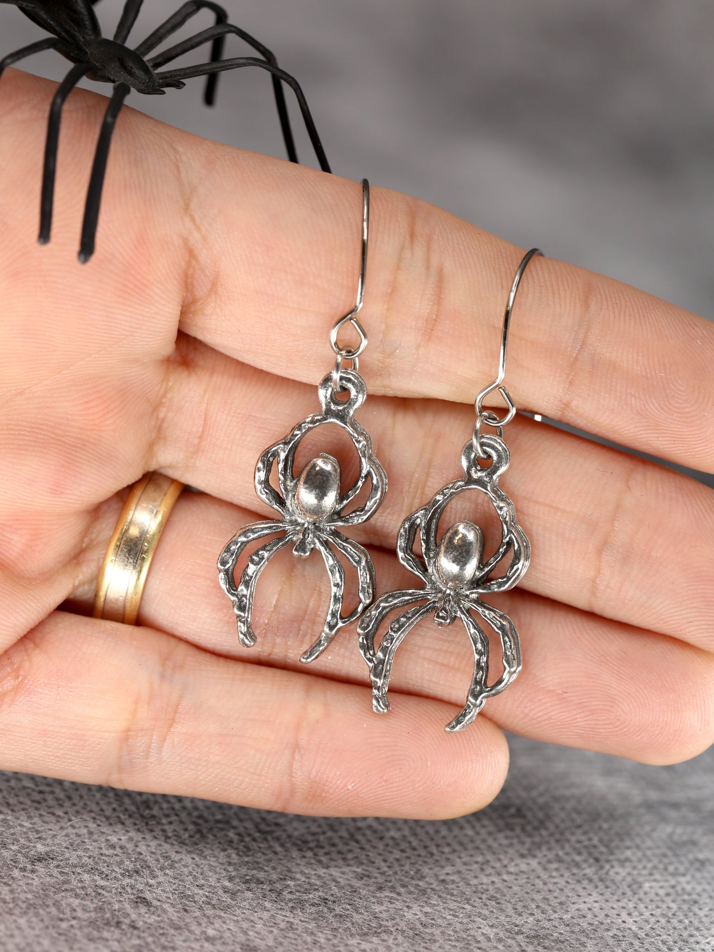 Just a spider earrings
