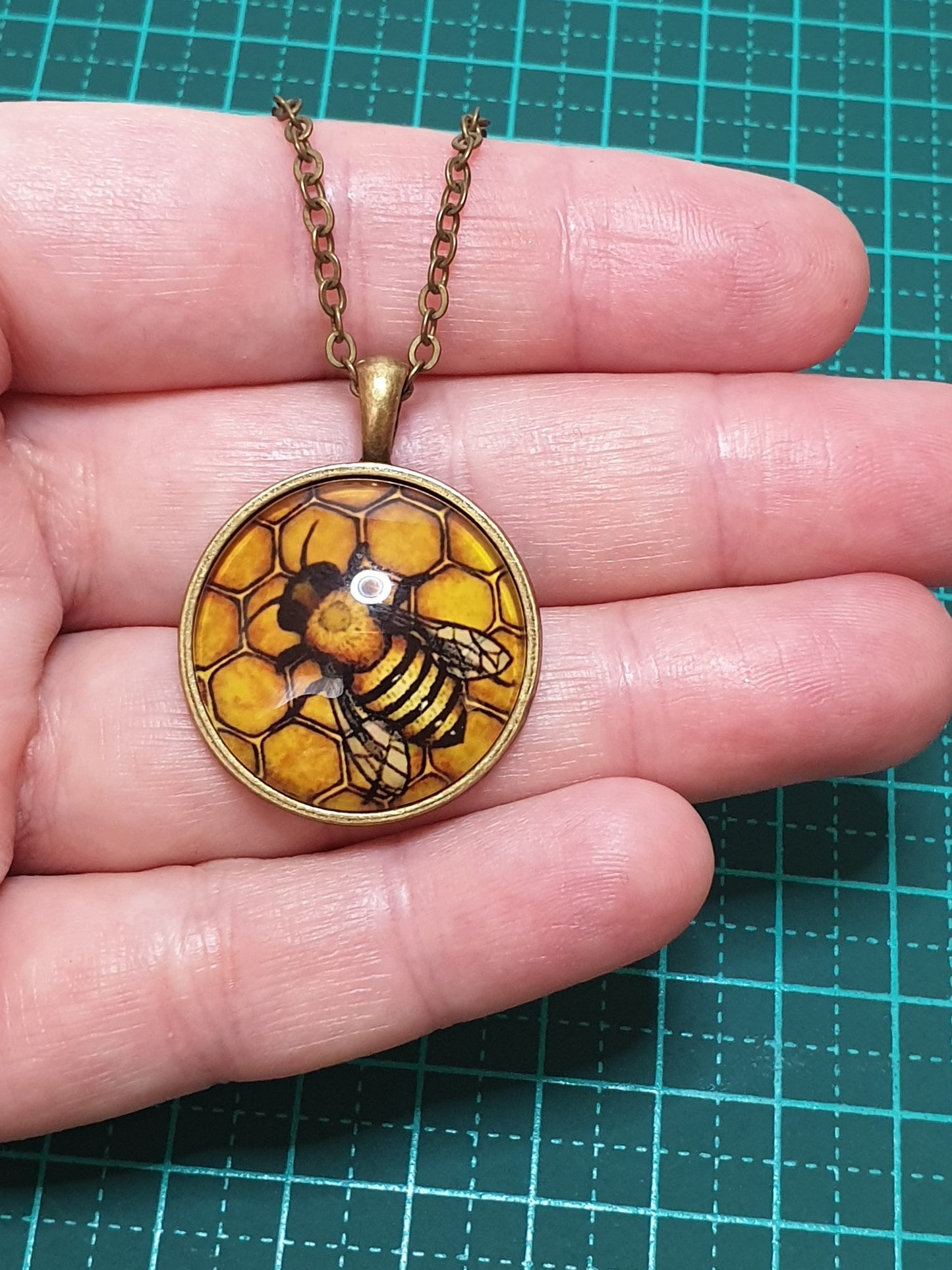 Bee Drawing Necklace - Bronze