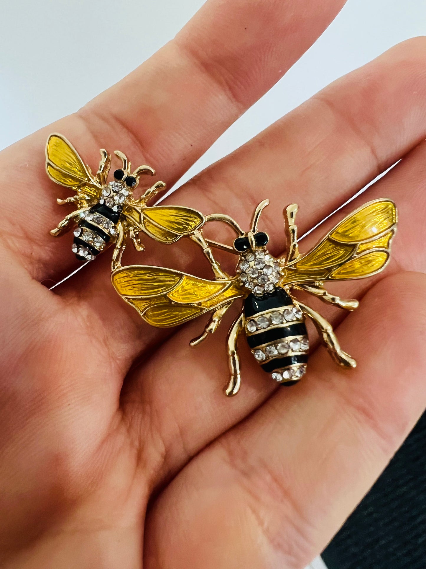 Stylish Bee Couple Brooch