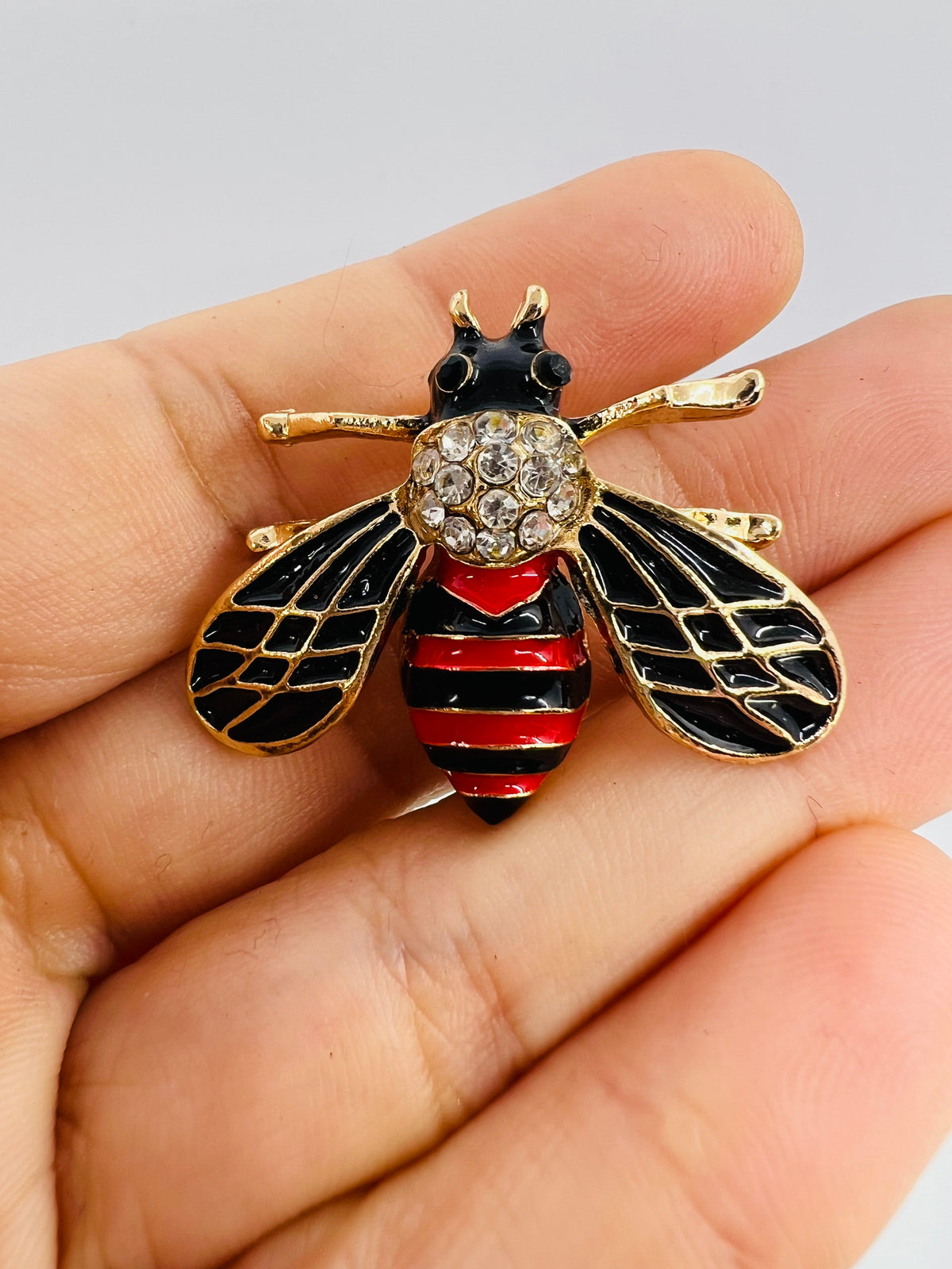 Bee Brooch - Medium