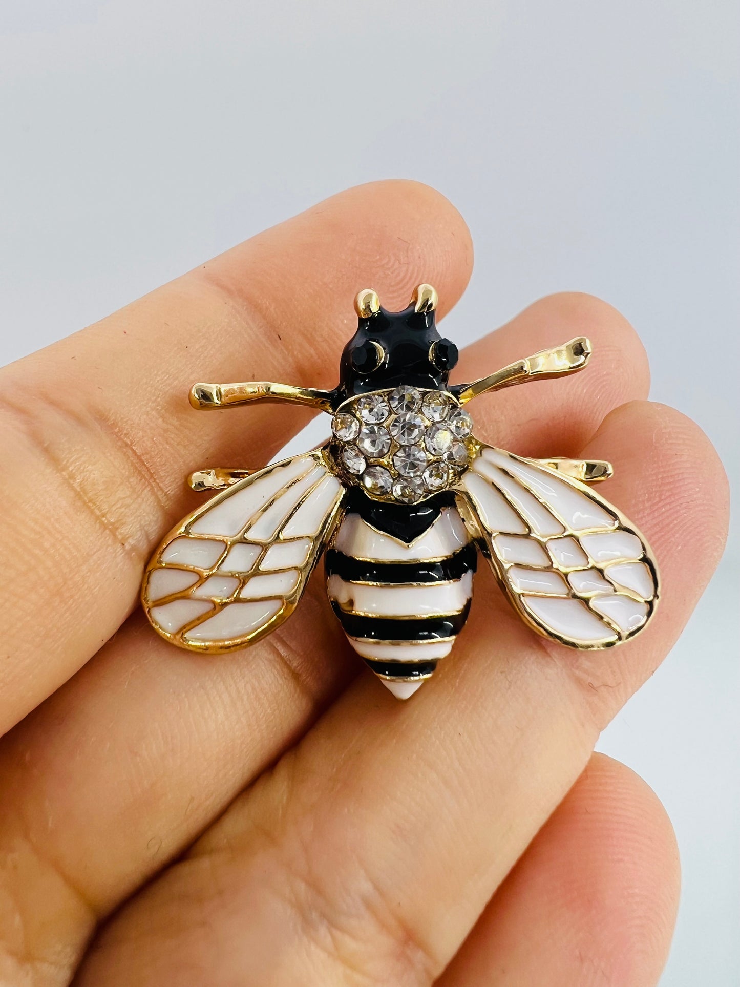 Bee Brooch - Medium