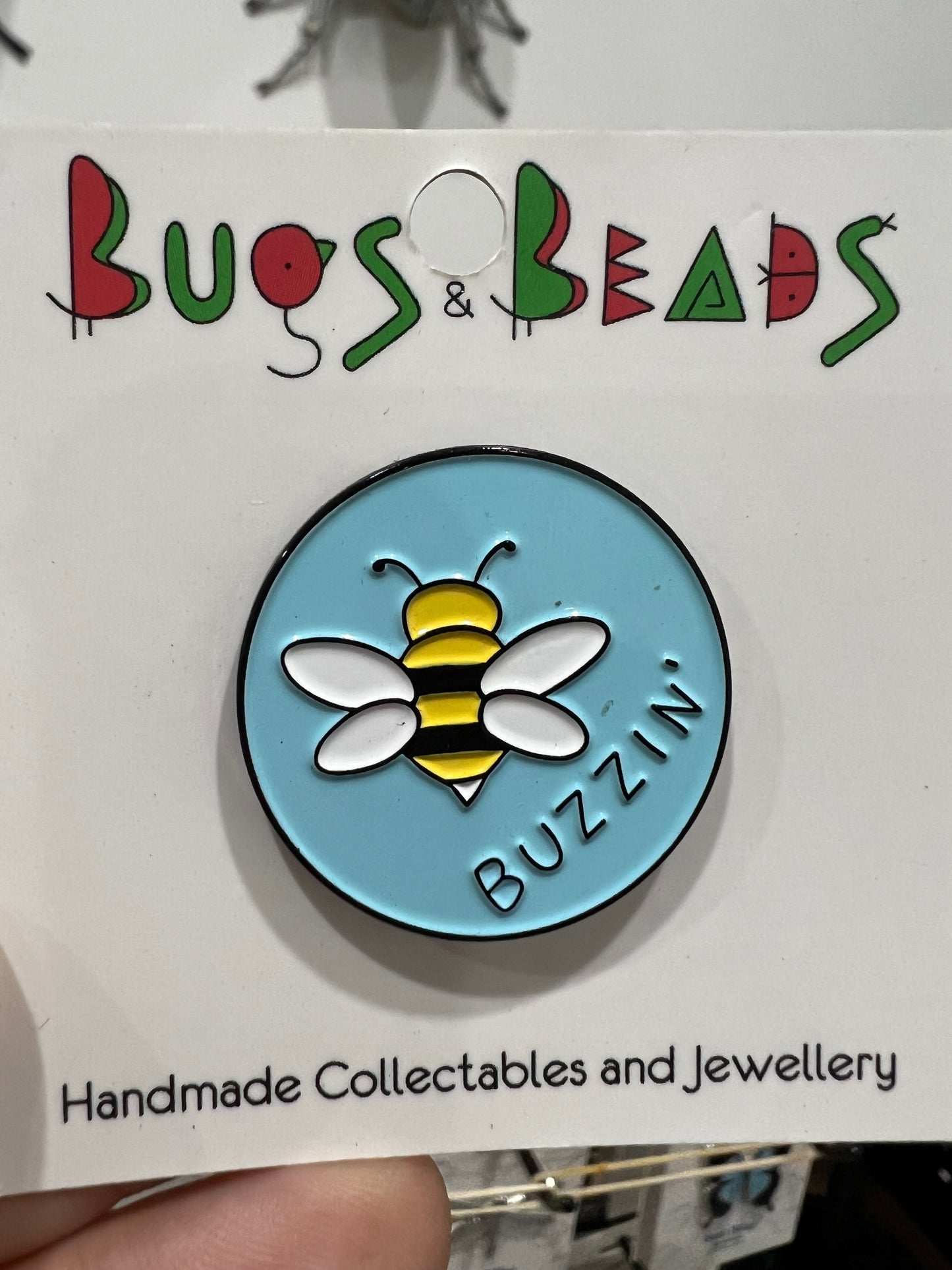 Buzzin' bee pin