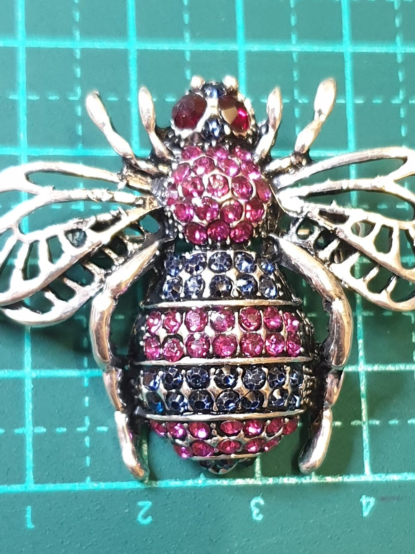 Bumblebee Brooch - Pink