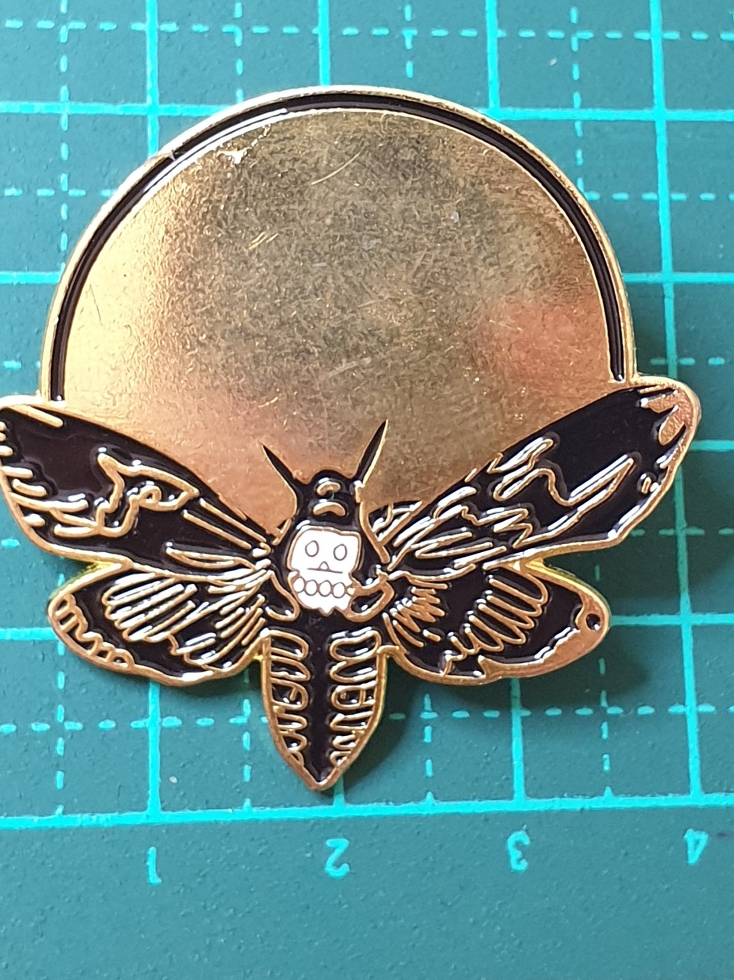 Moth pin - Large