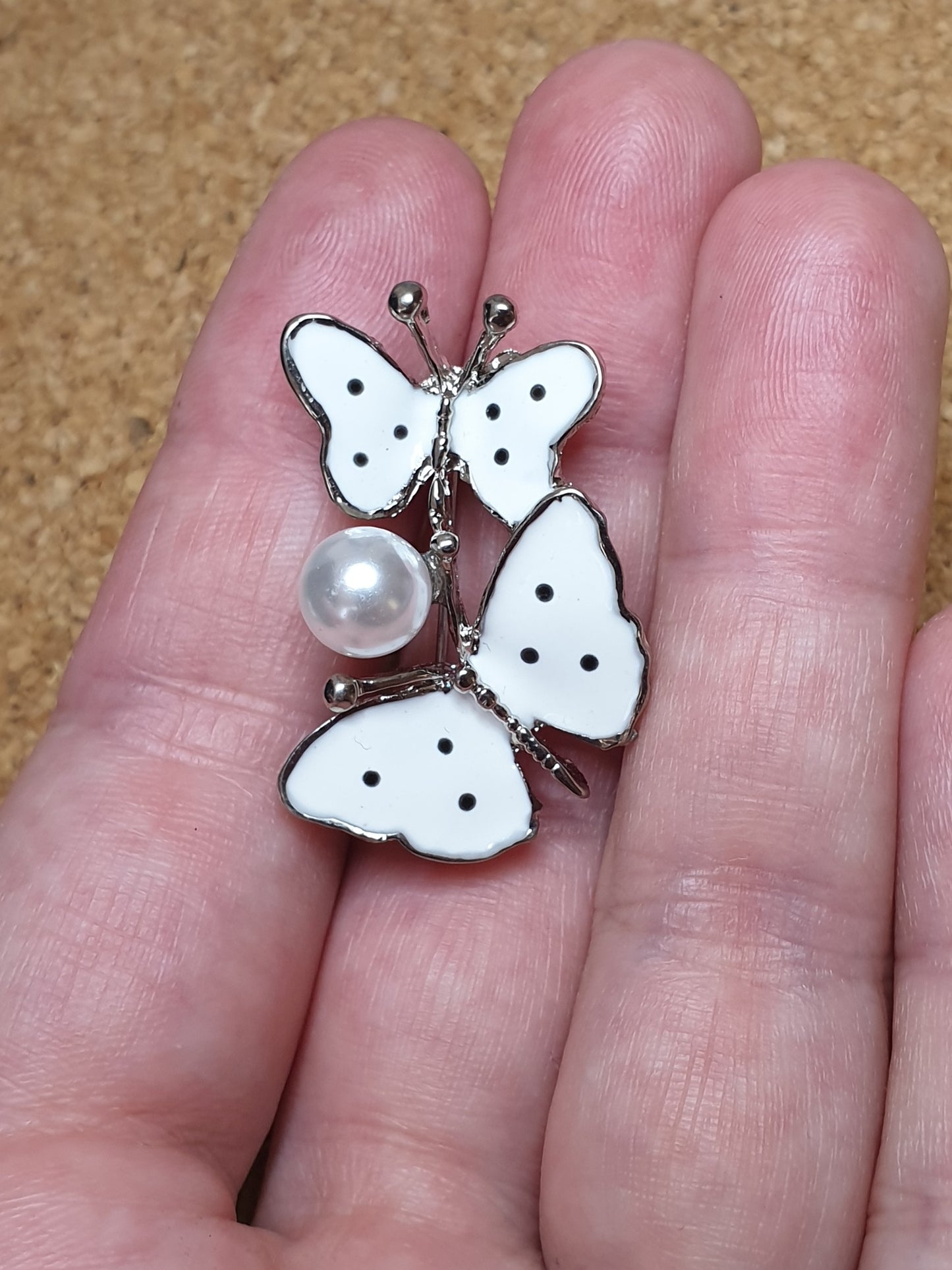 Butterflies Brooch - White & Pearl