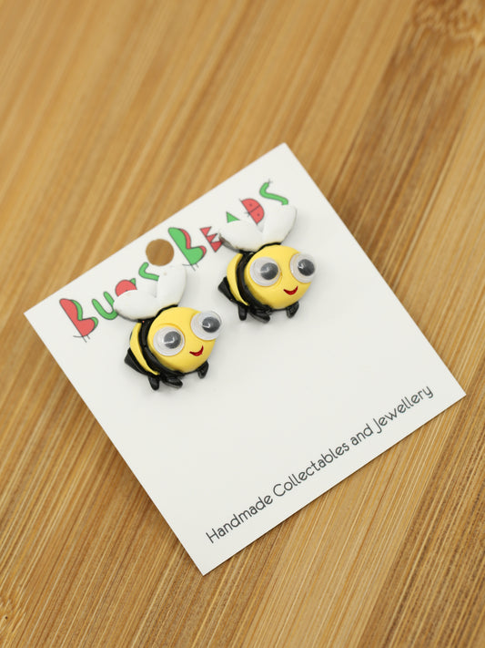 Googly bee stud earrings