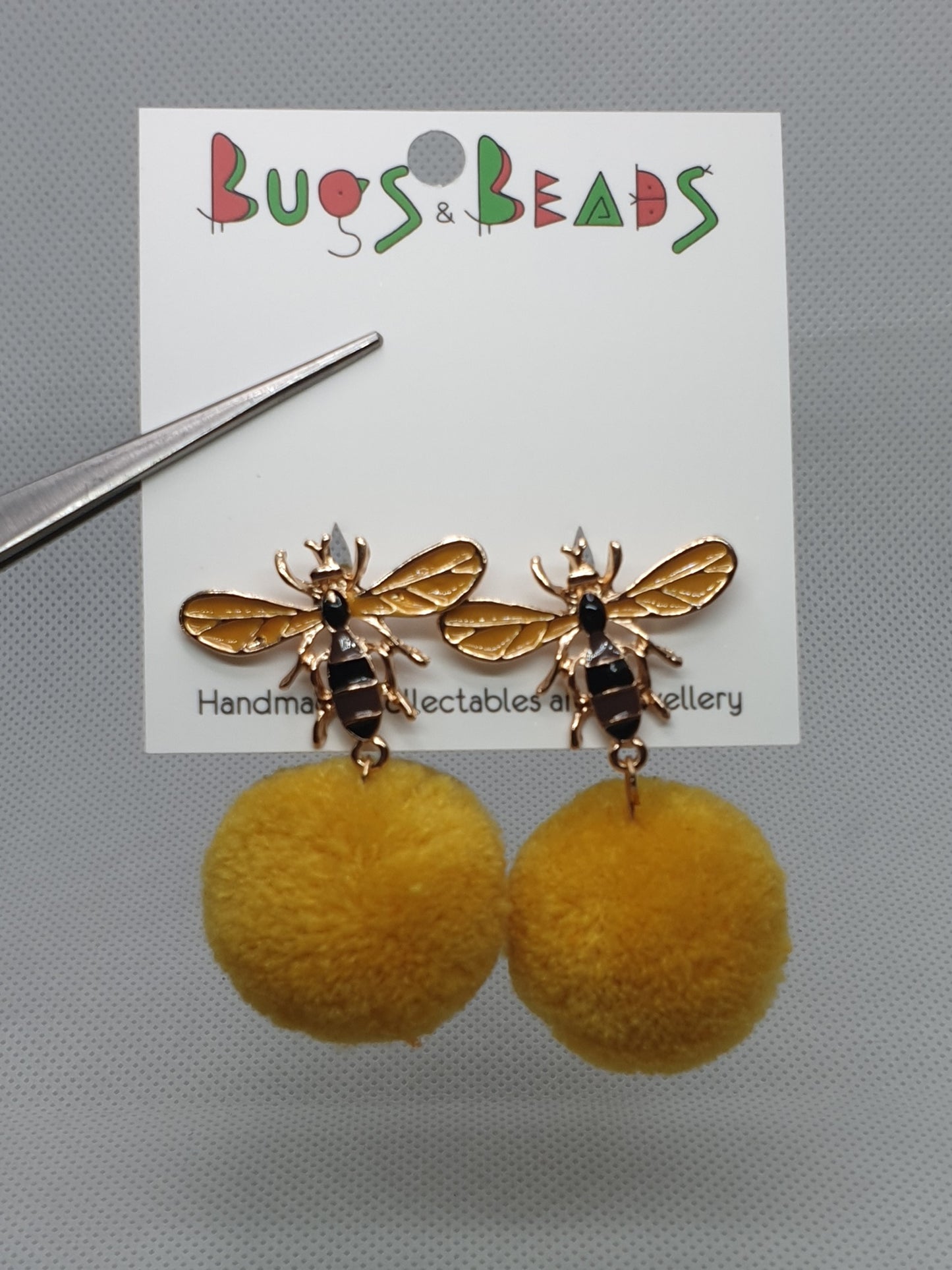 Pom-pom bee studs