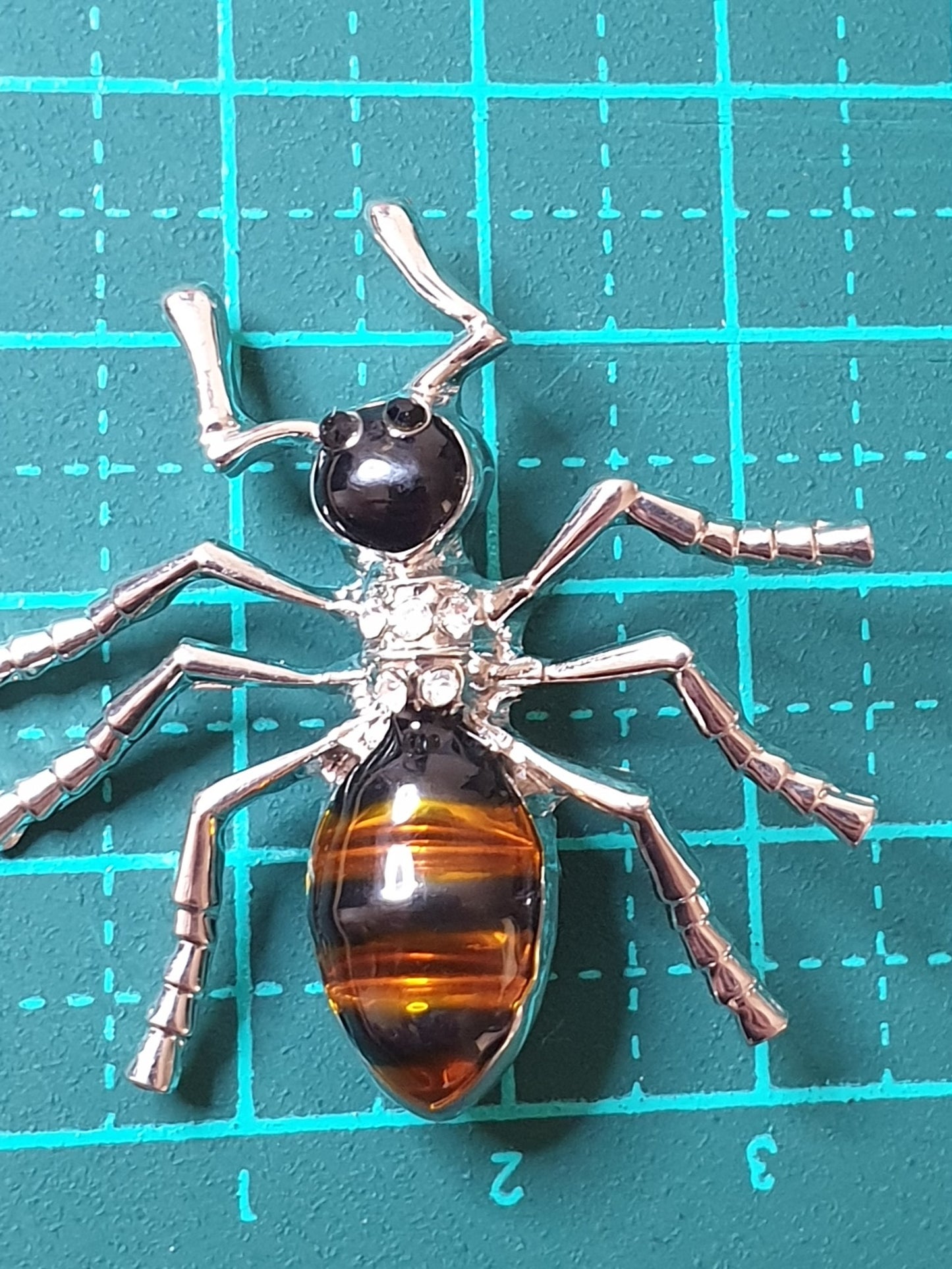 Ant Brooch - Silver