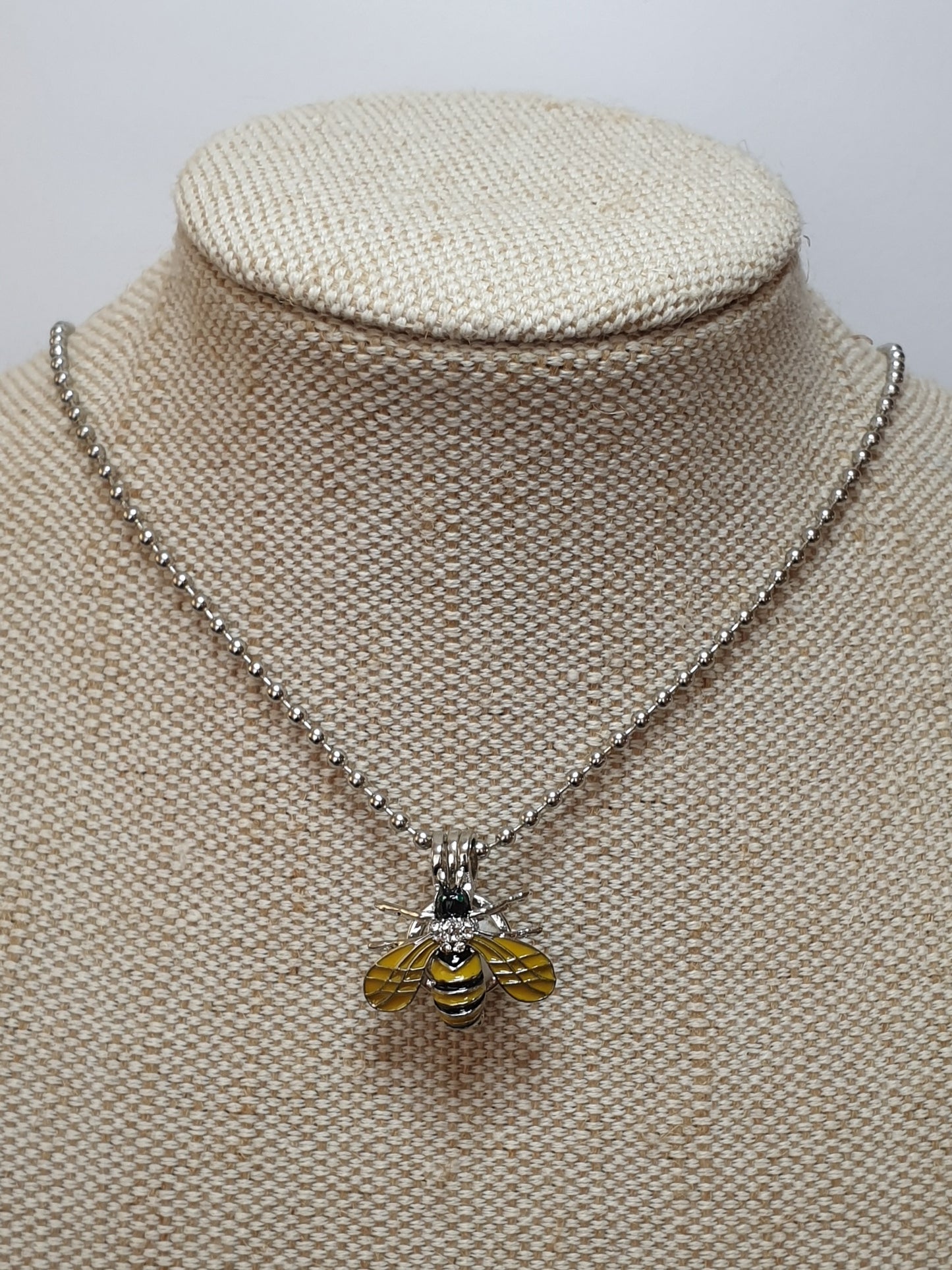 Bee Aroma Diffuser Necklace - Yellow Wings
