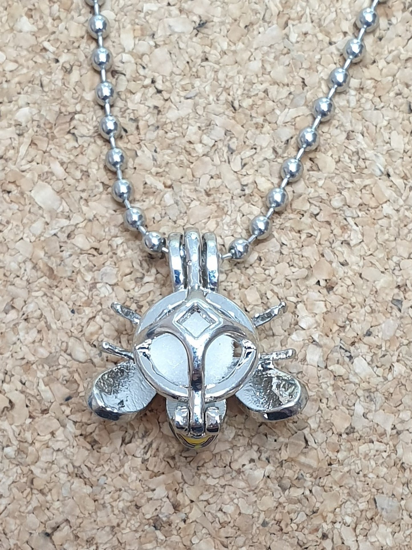 Bee Aroma Diffuser Necklace - Yellow Wings