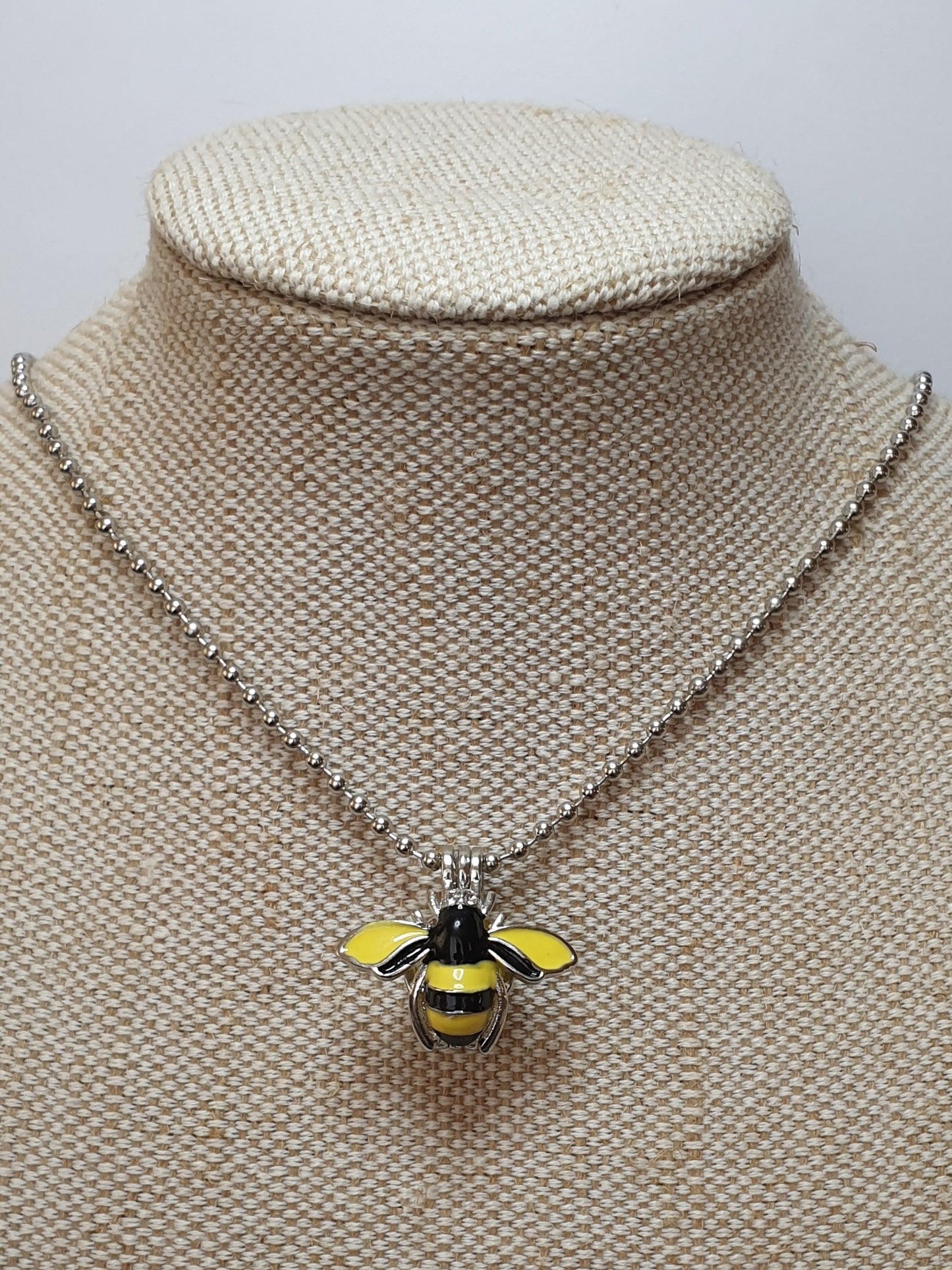 Bee Aroma Diffuser Necklace - Yellow & Black Wings