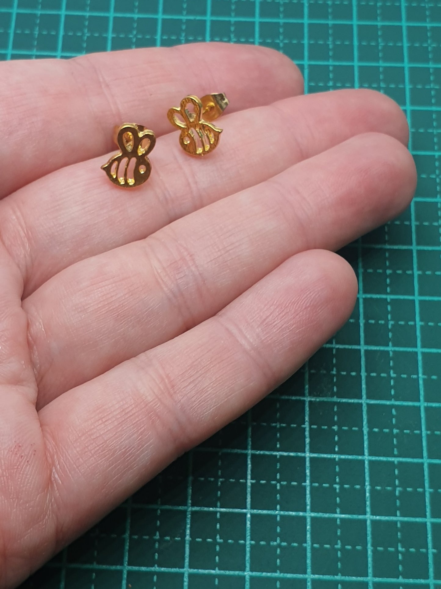 Bee Studs - Golden