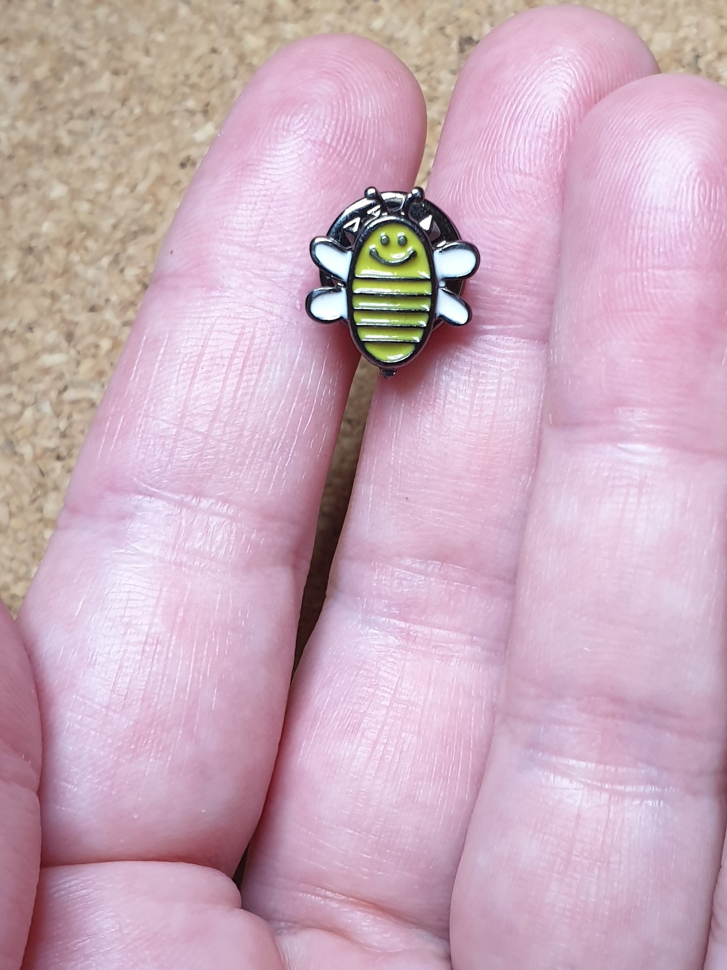 Bee Pin - Cartoon Tiny Open Wings