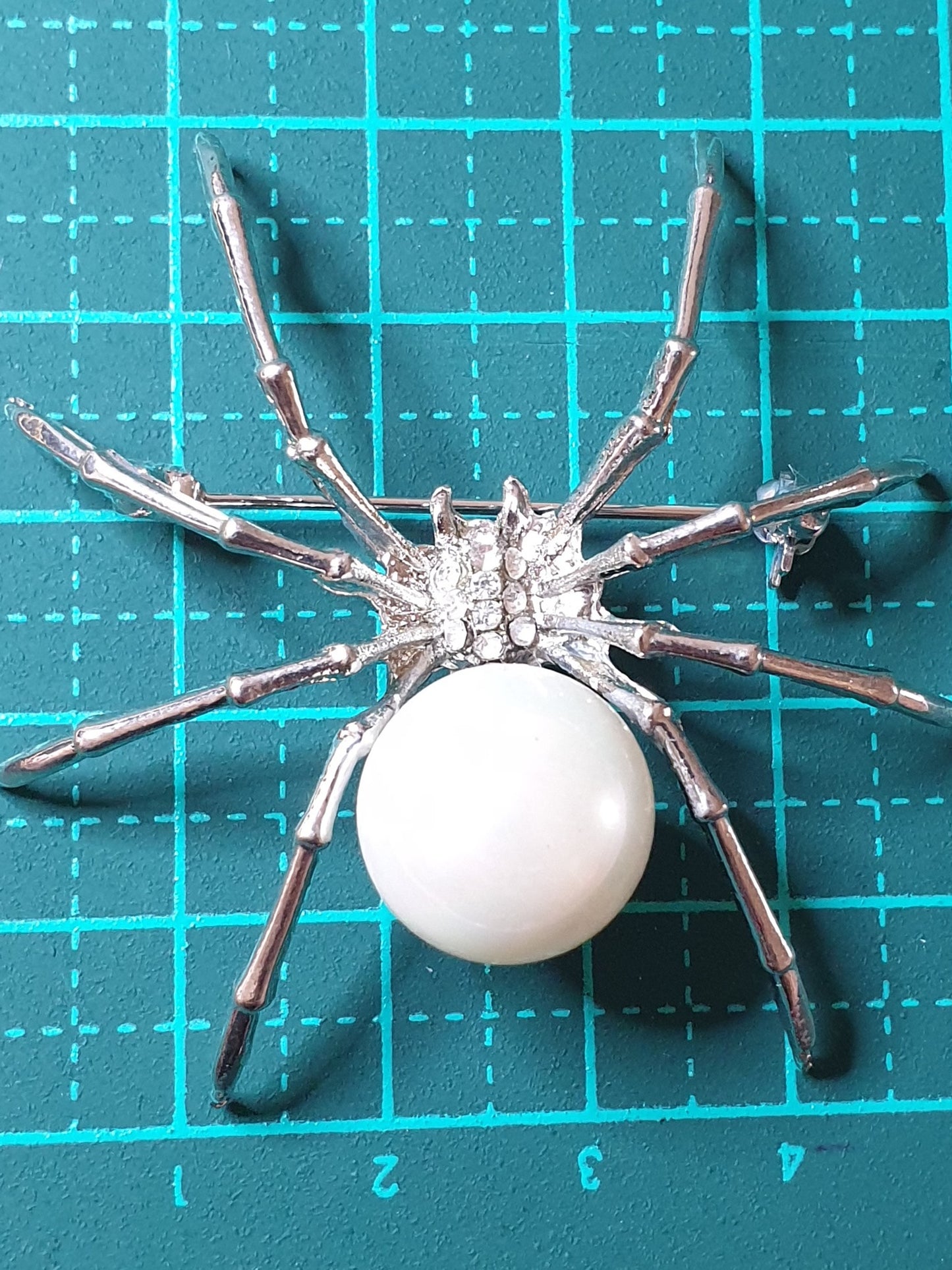 Spider Brooch - Pearl Large